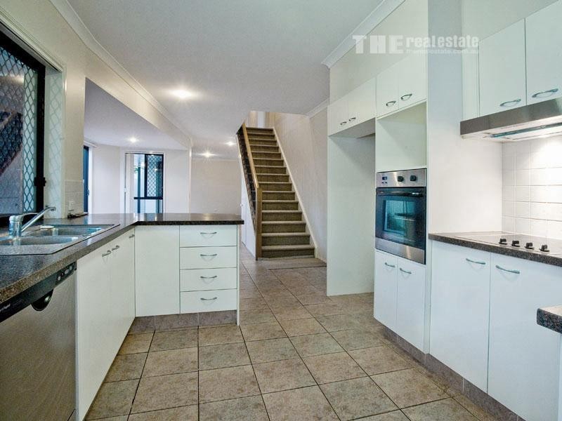 2/4 Sunshine Parade, Miami QLD 4220