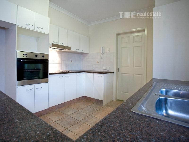 2/4 Sunshine Parade, Miami QLD 4220