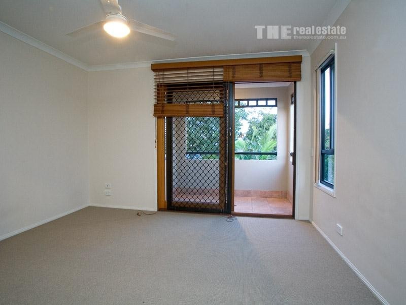 2/4 Sunshine Parade, Miami QLD 4220