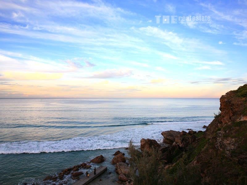 2/4 Sunshine Parade, Miami QLD 4220