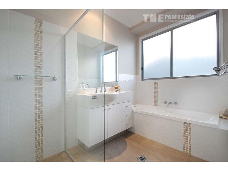 9 Barton Street, Reedy Creek QLD 4227