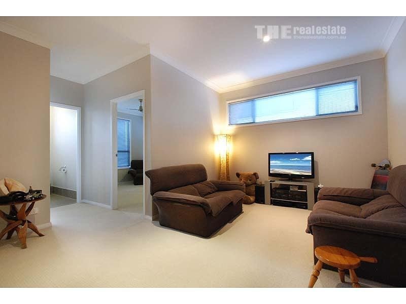 9 Barton Street, Reedy Creek QLD 4227