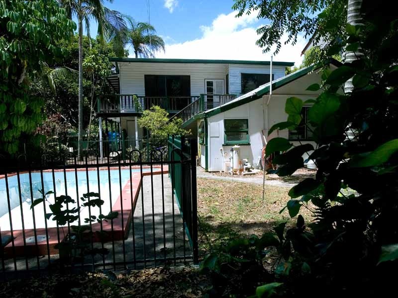 25 Second Avenue, Broadbeach QLD 4218