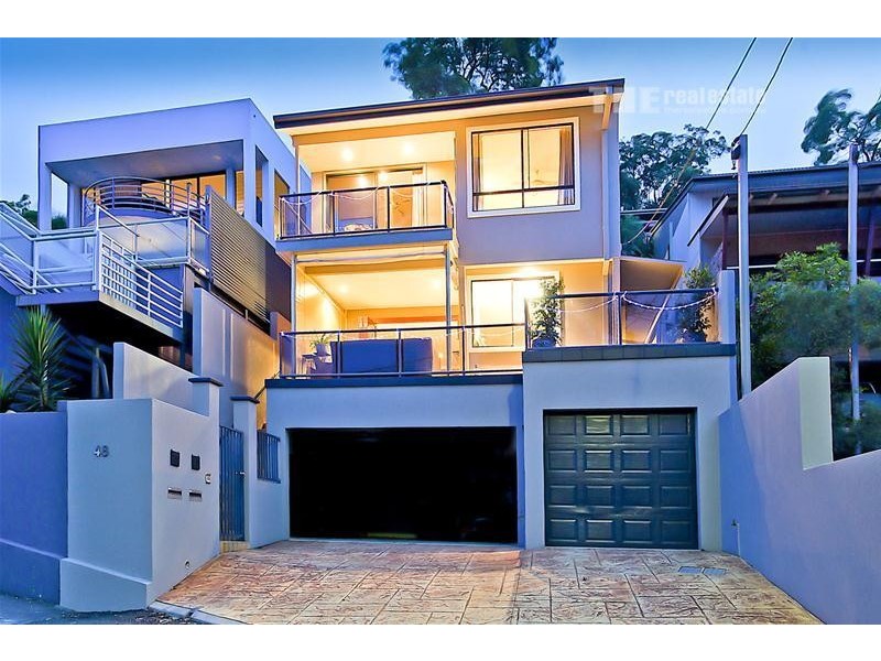 2/48 Hill Avenue, Burleigh Heads QLD 4220