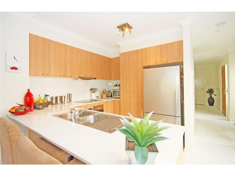 2/2002 Gold Coast Highway, Miami QLD 4220