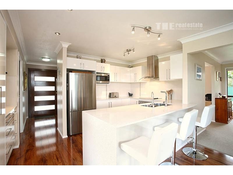 6 Twin Oaks Place, Varsity Lakes QLD 4227