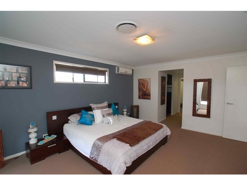 17 Willow Tree Drive, Reedy Creek QLD 4227