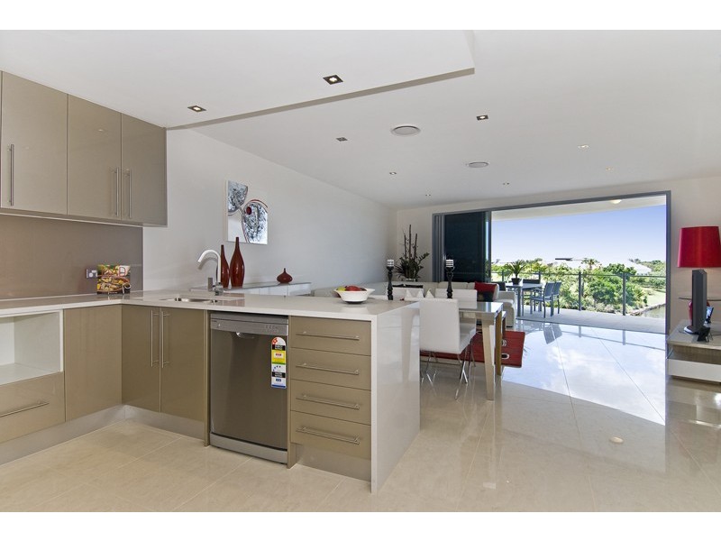 1-24 Emerald Drive, Carrara QLD 4211