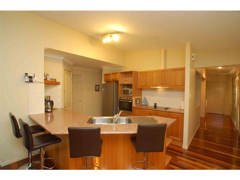 2 Riverina Court, Mudgeeraba QLD 4213