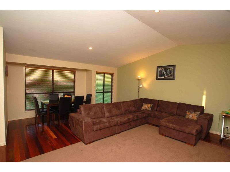 2 Riverina Court, Mudgeeraba QLD 4213