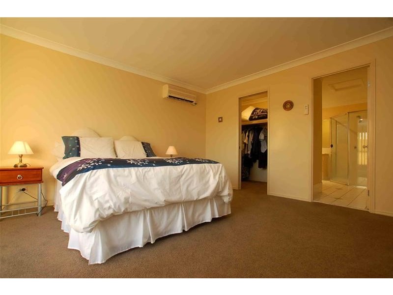 2 Riverina Court, Mudgeeraba QLD 4213