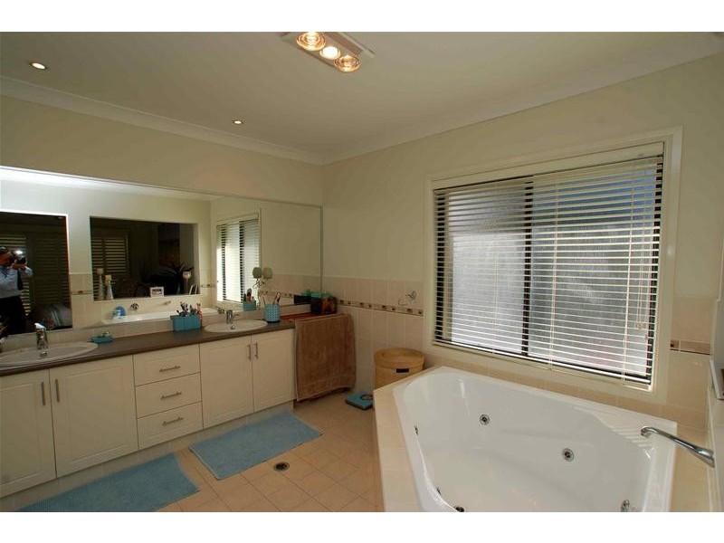 55 Observatory Drive, Reedy Creek QLD 4227