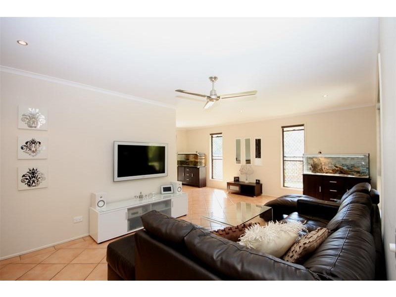 63 Silvabank Drive, Varsity Lakes QLD 4227