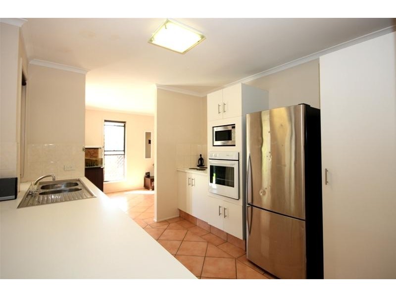 63 Silvabank Drive, Varsity Lakes QLD 4227