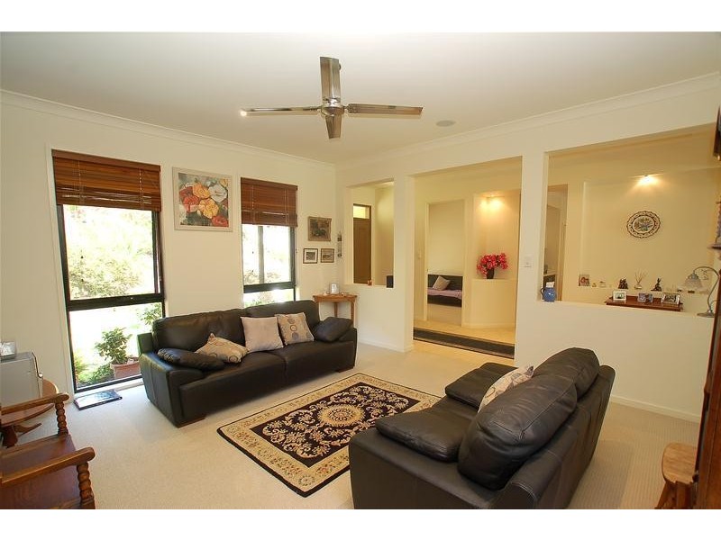 9 Grove Creek Close, Reedy Creek QLD 4227