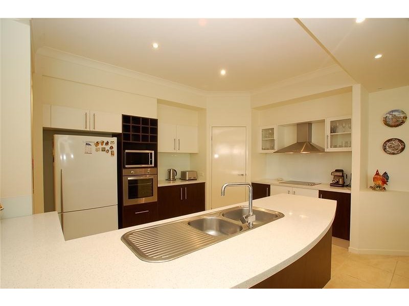 9 Grove Creek Close, Reedy Creek QLD 4227