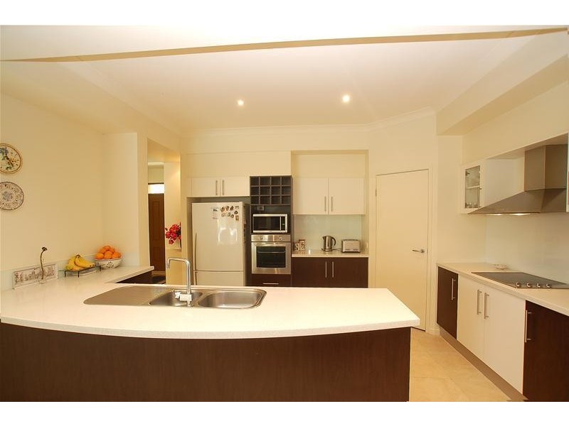 9 Grove Creek Close, Reedy Creek QLD 4227