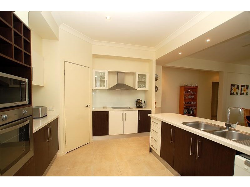 9 Grove Creek Close, Reedy Creek QLD 4227