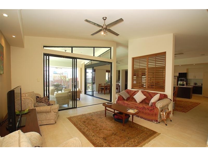 9 Grove Creek Close, Reedy Creek QLD 4227