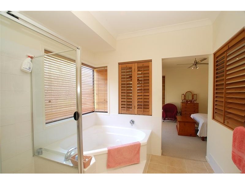 9 Grove Creek Close, Reedy Creek QLD 4227