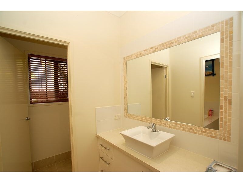 9 Grove Creek Close, Reedy Creek QLD 4227