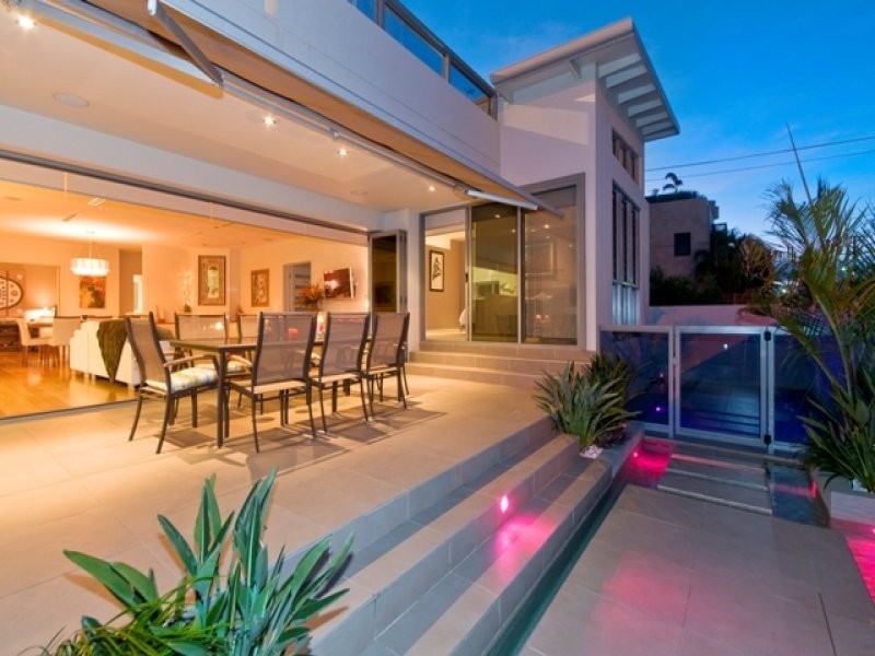 16 Hedges Avenue, Mermaid Beach QLD 4218