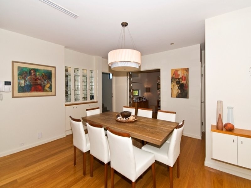 16 Hedges Avenue, Mermaid Beach QLD 4218