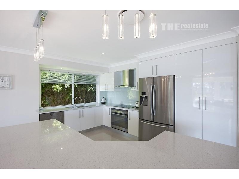 17 Wedgebill Parade, Burleigh Waters QLD 4220