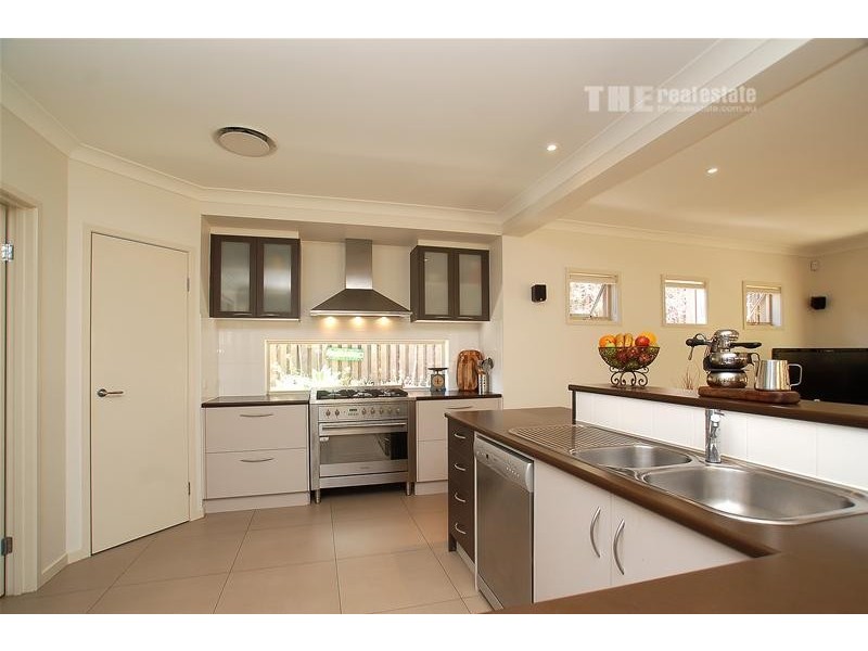 8 Koolang Crescent, Reedy Creek QLD 4227