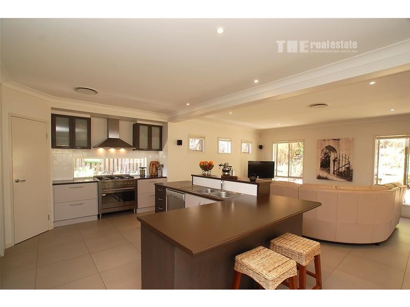 8 Koolang Crescent, Reedy Creek QLD 4227