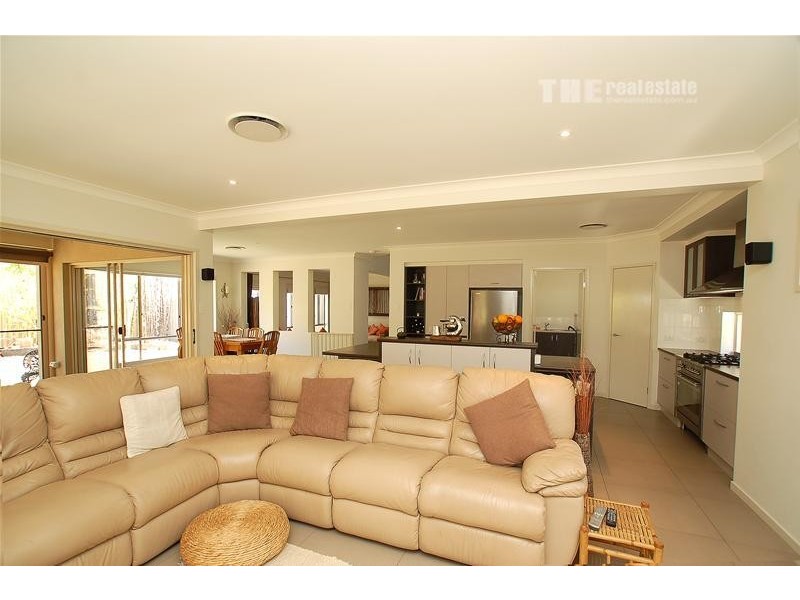 8 Koolang Crescent, Reedy Creek QLD 4227