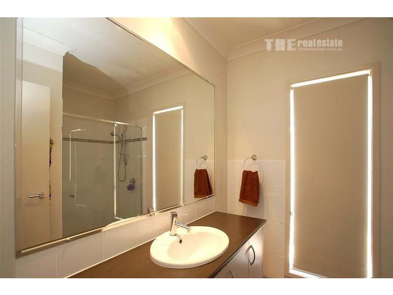 8 Koolang Crescent, Reedy Creek QLD 4227