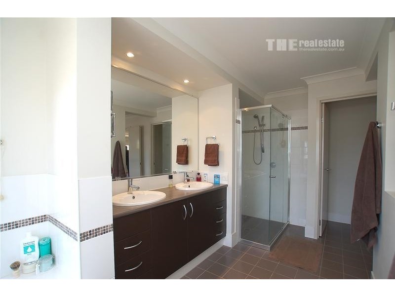 8 Koolang Crescent, Reedy Creek QLD 4227