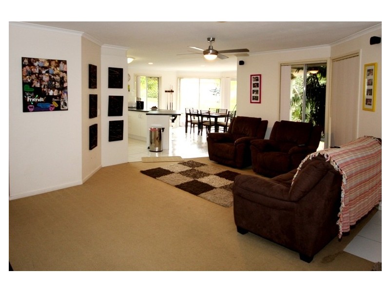 23 Renfrew Drive, Highland Park QLD 4211