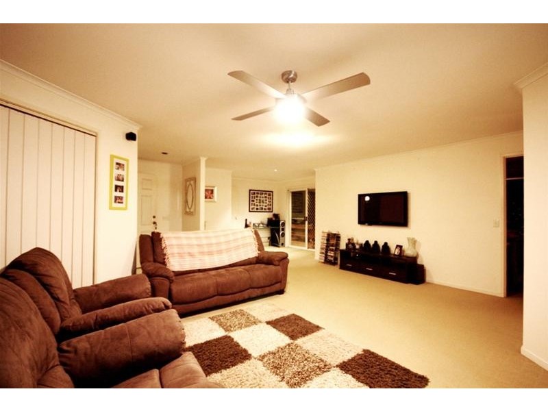 23 Renfrew Drive, Highland Park QLD 4211