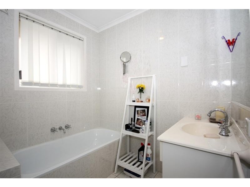 23 Renfrew Drive, Highland Park QLD 4211