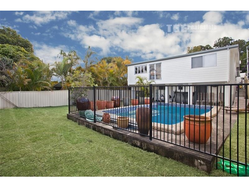 14 Page Parade, Burleigh Heads QLD 4220