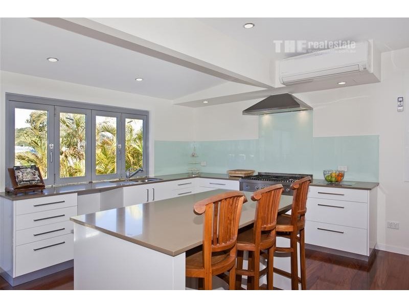 14 Page Parade, Burleigh Heads QLD 4220