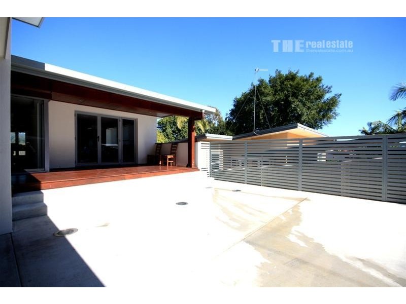 14 Page Parade, Burleigh Heads QLD 4220