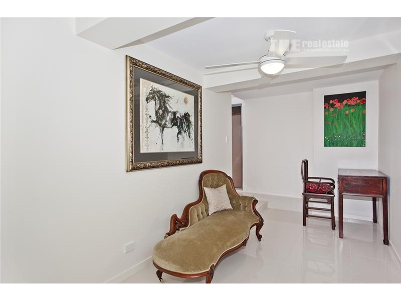 14 Page Parade, Burleigh Heads QLD 4220