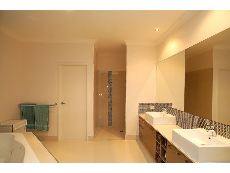 9 Monserrat Court, Reedy Creek QLD 4227