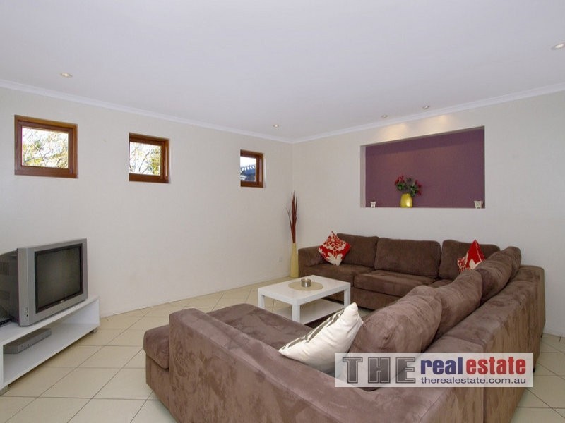 10 Eagle Avenue, Burleigh Waters QLD 4220