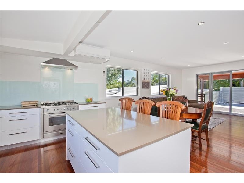 14 Page Parade, Burleigh Heads QLD 4220