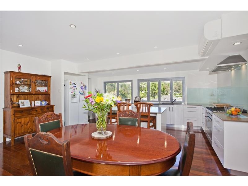 14 Page Parade, Burleigh Heads QLD 4220