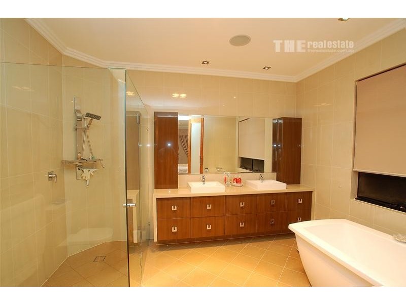 14 Southern Skies Avenue, Reedy Creek QLD 4227