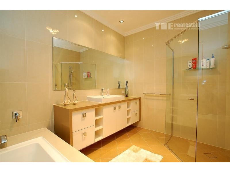 14 Southern Skies Avenue, Reedy Creek QLD 4227