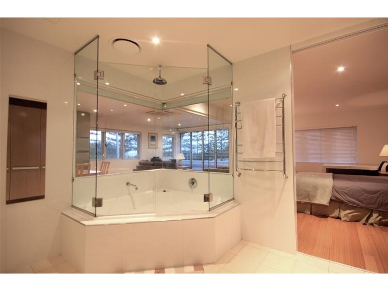 6/1 Third Avenue, Burleigh Heads QLD 4220