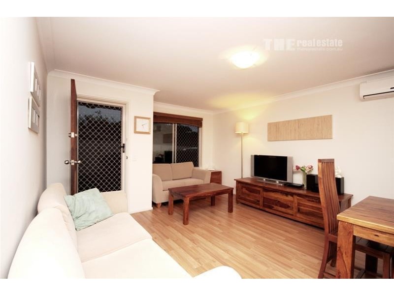 2/7 Macaw Avenue, Miami QLD 4220