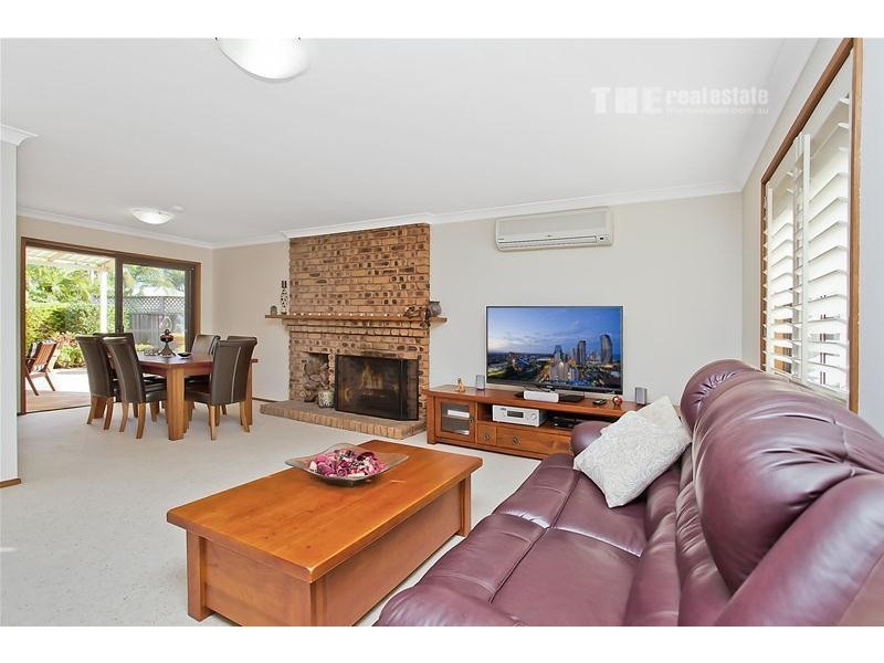 4 Courser Court, Burleigh Waters QLD 4220