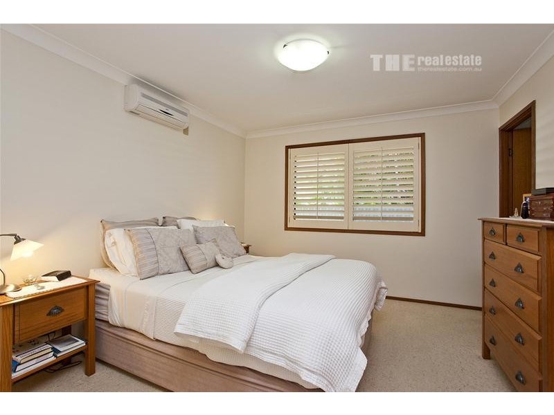 4 Courser Court, Burleigh Waters QLD 4220